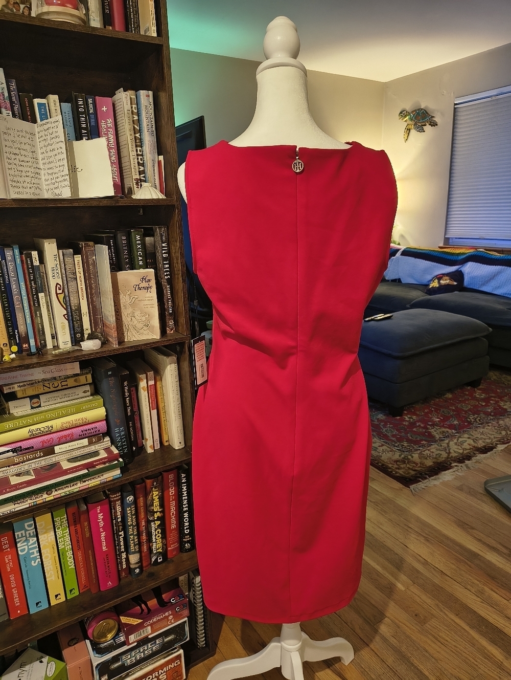 Red Sleeveless Cutout Neckline Sheath Dress NWT - Picture 3 of 5